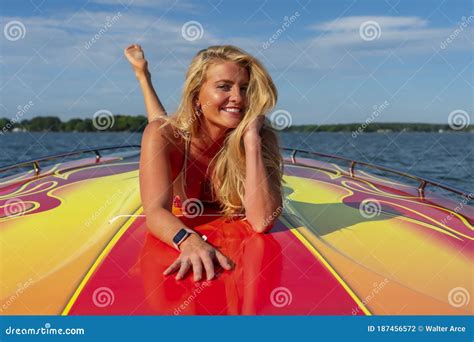 Bikini Porn and Sex Videos With Bikini Babes :: Youporn.